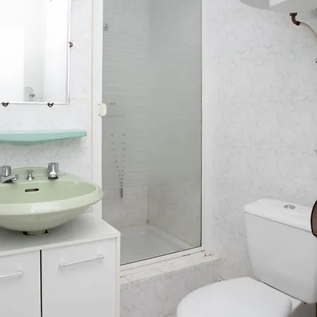 Location Face Pour 2 Personnes Au Lavandou. - Fr-1-803-78 * Le Lavandou