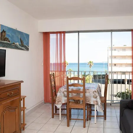 Location Face Pour 2 Personnes Au Lavandou. - Fr-1-803-78 * Le Lavandou