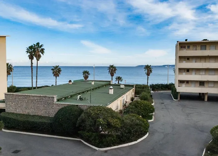 Апартаменты Cosy Au Lavandou Avec Parking, A Deux Pas De La - Fr-1-803-78